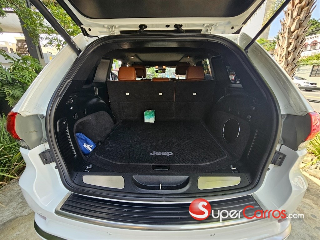 2020 Jeep Grand Cherokee SUMMIT — foto 11 / 12