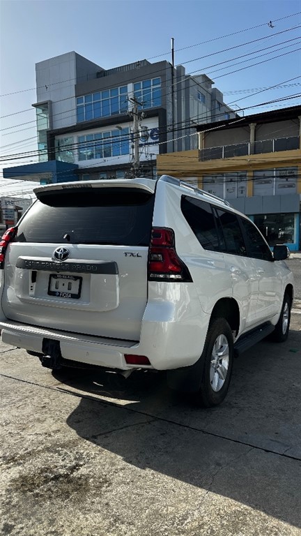 2022 Toyota Land Cruiser Prado TXL — foto 4 / 8