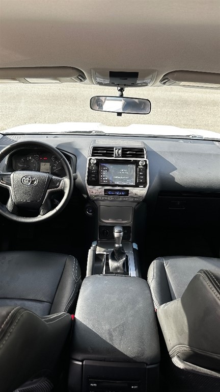 2022 Toyota Land Cruiser Prado TXL — foto 6 / 8