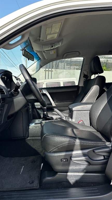 2022 Toyota Land Cruiser Prado TXL — foto 7 / 8