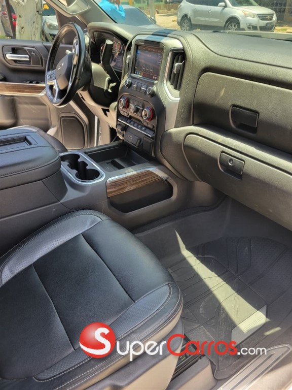 2020 Chevrolet Silverado RST — foto 5 / 10