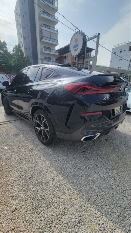 2022 BMW X 6 xDrive40i — foto 5 / 12