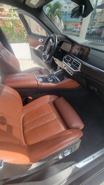 2022 BMW X 6 xDrive40i — foto 11 / 12