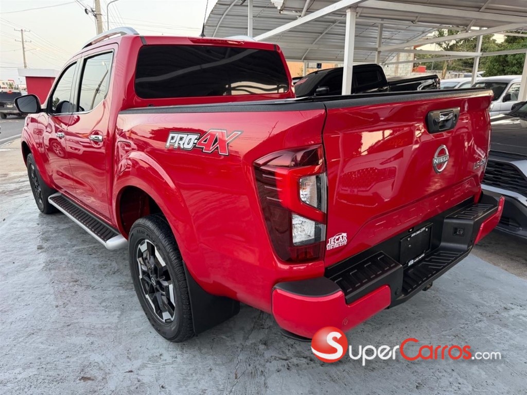 2025 Nissan Frontier LE — foto 7 / 12