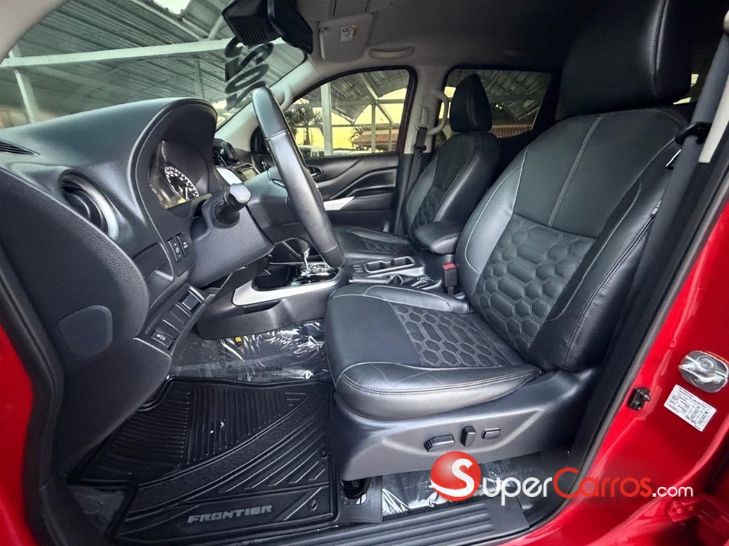 2025 Nissan Frontier LE — foto 8 / 12