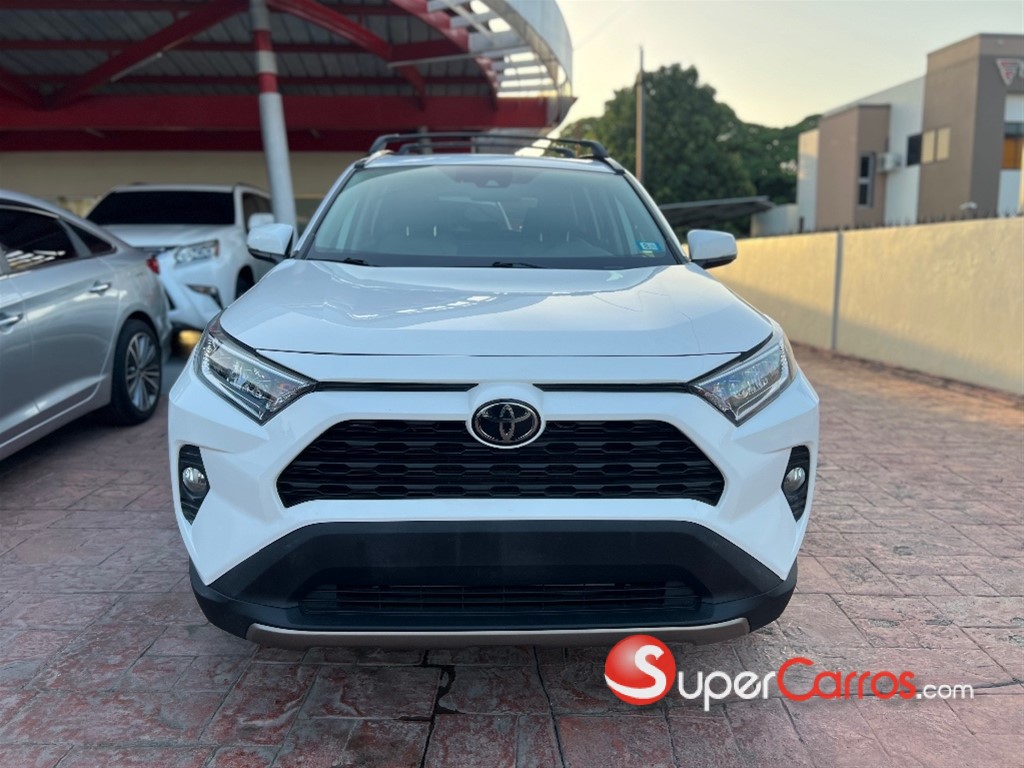 2020 Toyota RAV4 XLE Premium — foto 2 / 11