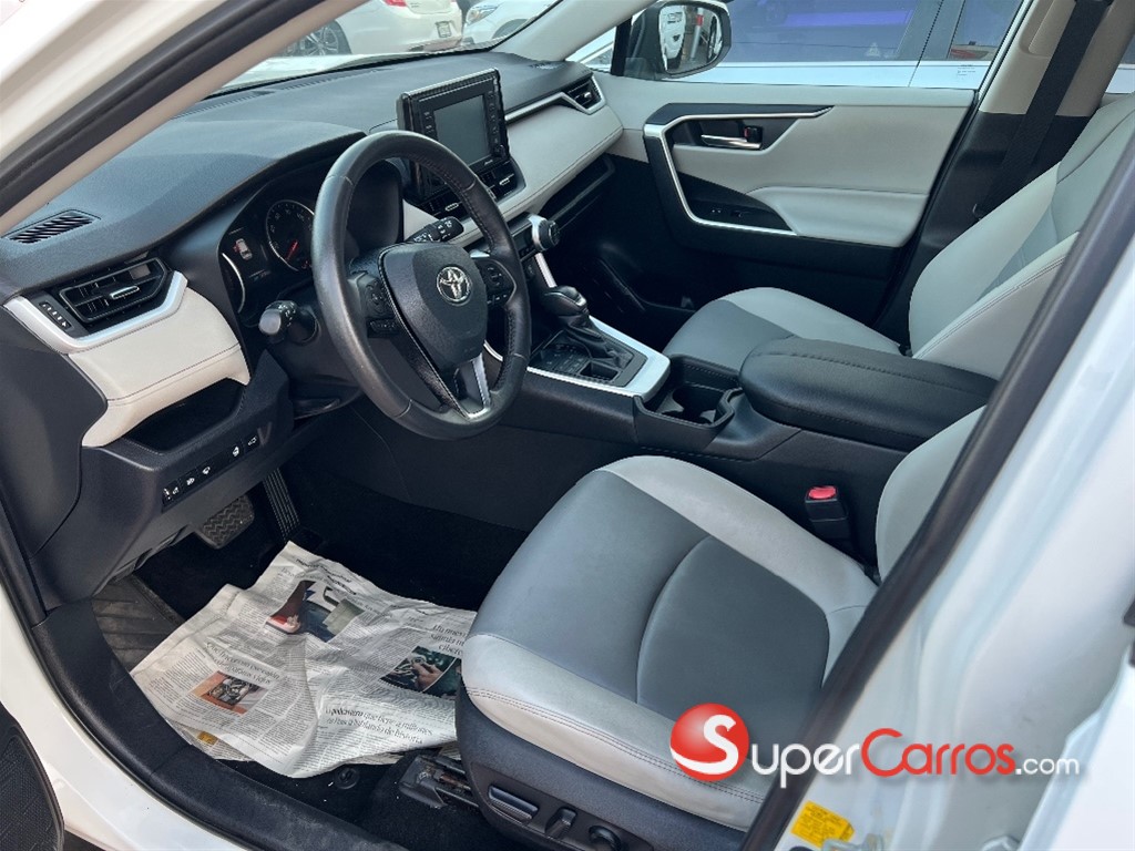 2020 Toyota RAV4 XLE Premium — foto 4 / 11