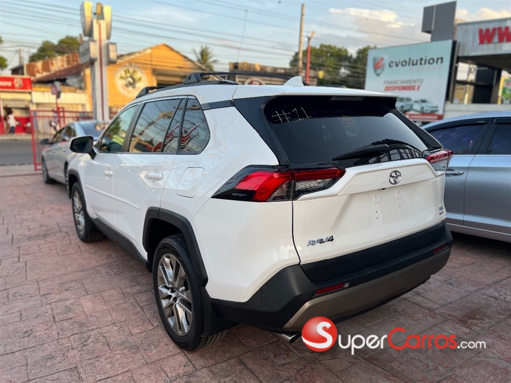 2020 Toyota RAV4 XLE Premium — foto 10 / 11