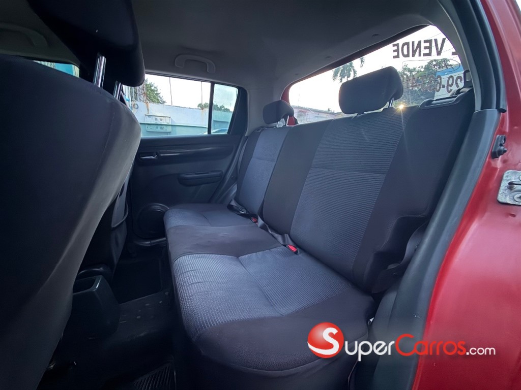 2010 Suzuki Swift — foto 4 / 8
