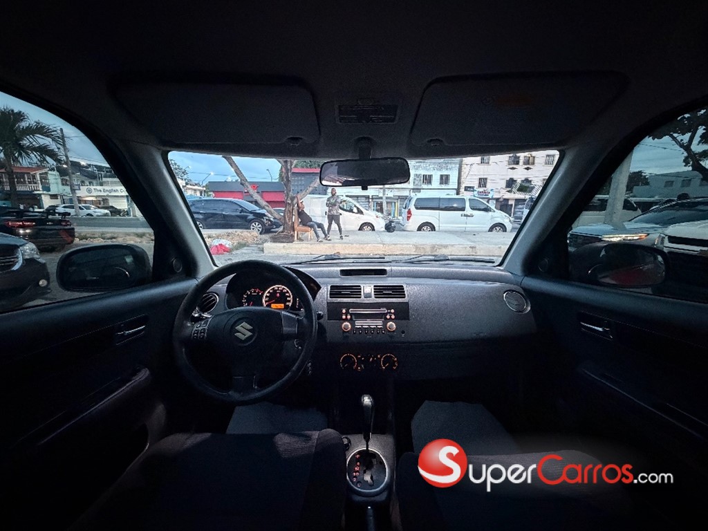 2010 Suzuki Swift — foto 5 / 8