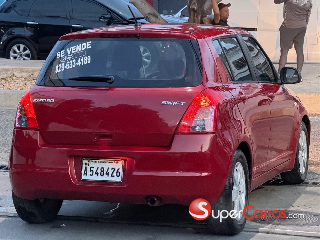 2010 Suzuki Swift — foto 8 / 8