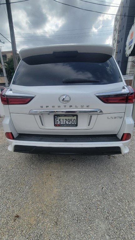 2017 Lexus LX 570 Sport Plus — foto 5 / 10