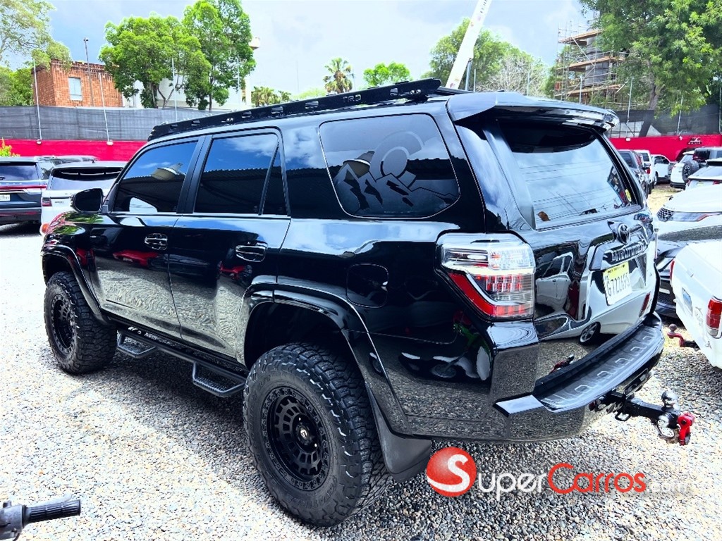 2018 Toyota 4 Runner SR5 Premium — foto 4 / 12