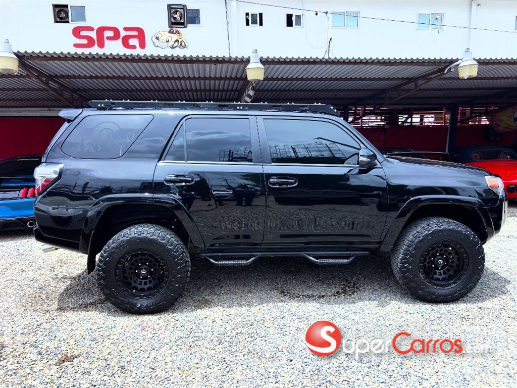 2018 Toyota 4 Runner SR5 Premium — foto 5 / 12