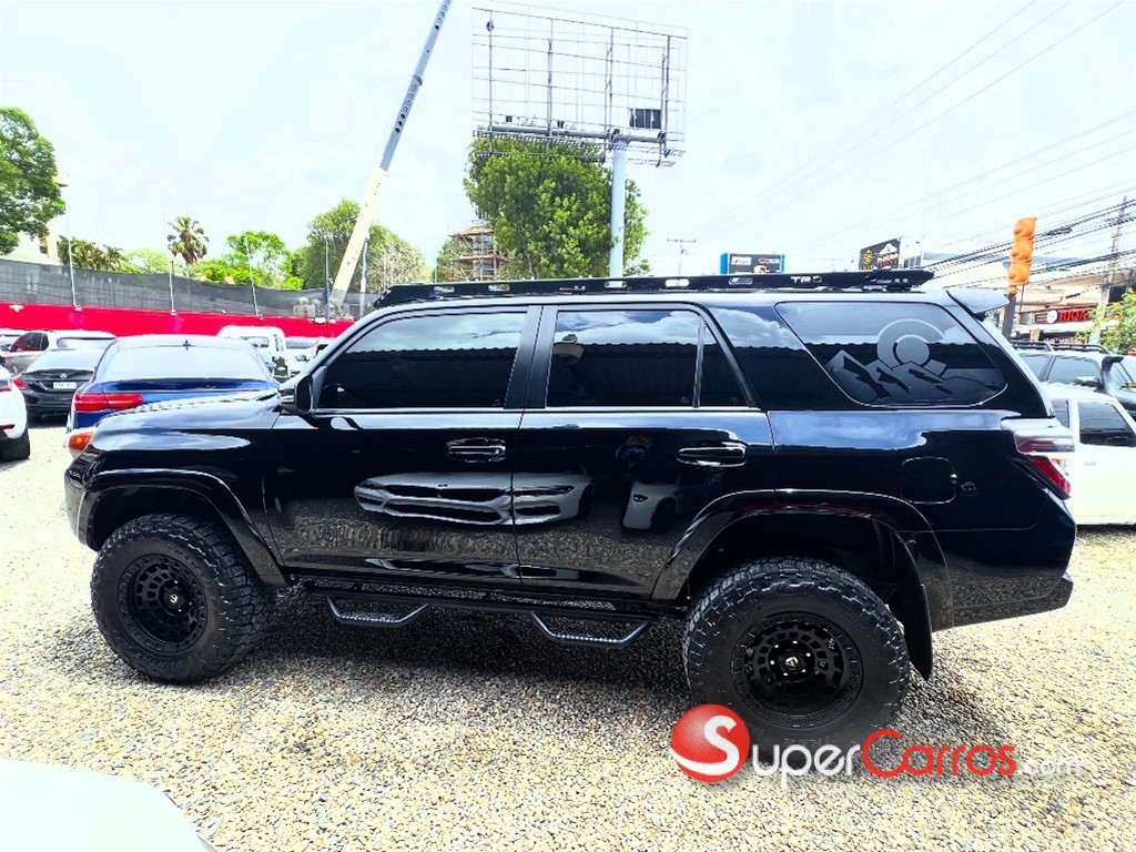 2018 Toyota 4 Runner SR5 Premium — foto 6 / 12