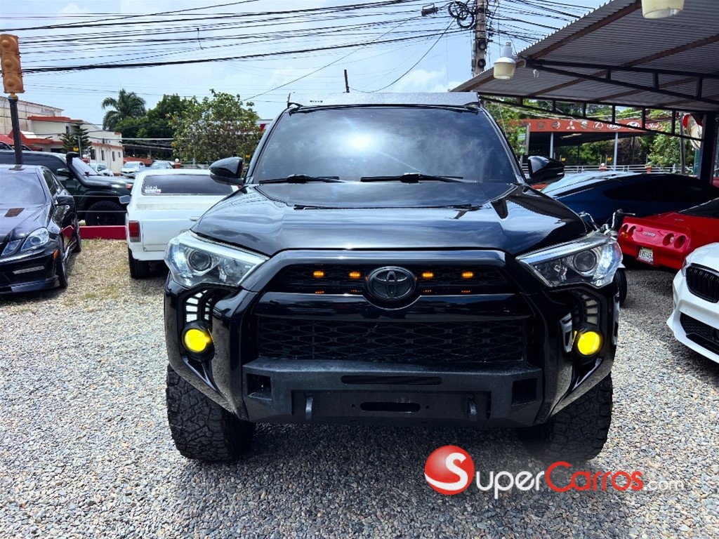 2018 Toyota 4 Runner SR5 Premium — foto 9 / 12