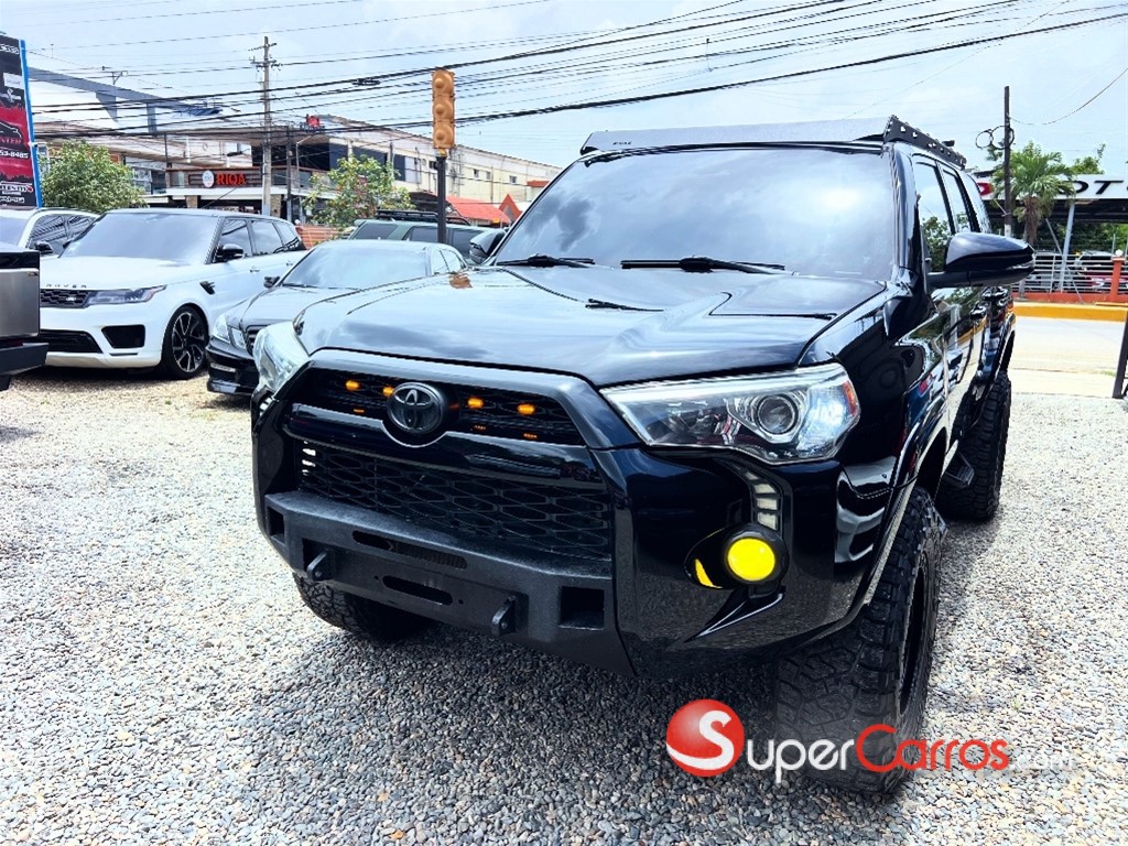 2018 Toyota 4 Runner SR5 Premium — foto 10 / 12