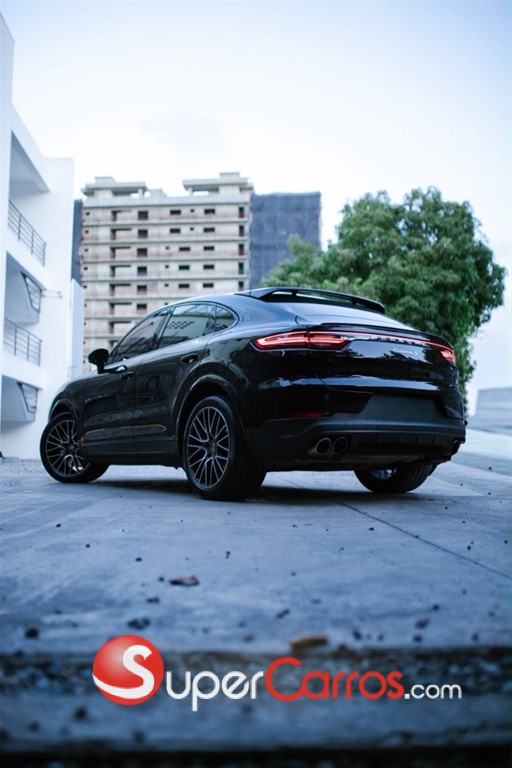 2020 Porsche Cayenne Coupe S — foto 4 / 12