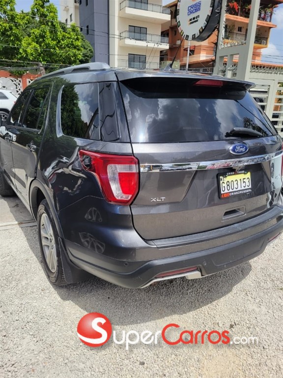 2019 Ford Explorer XLT — foto 3 / 8