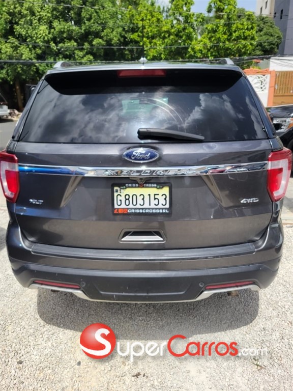 2019 Ford Explorer XLT — foto 4 / 8