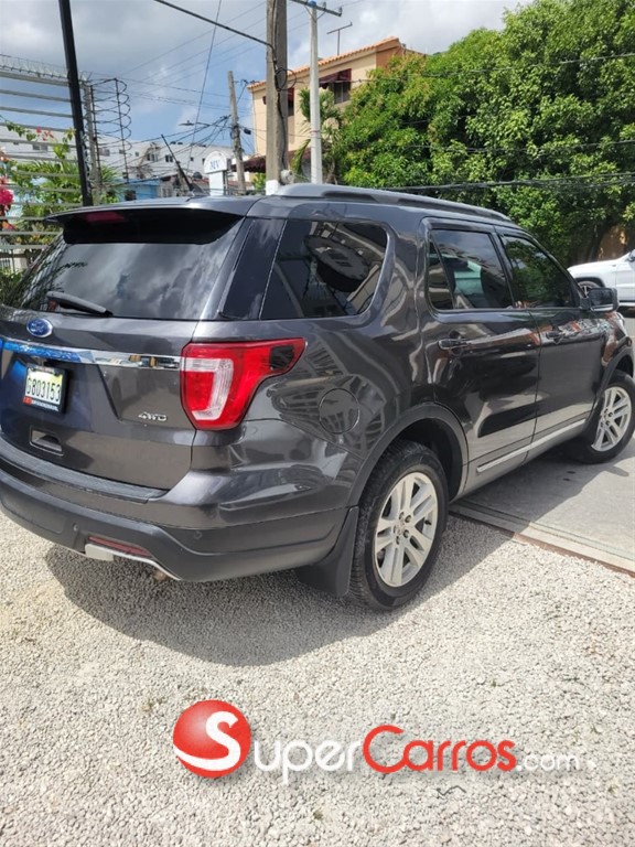 2019 Ford Explorer XLT — foto 5 / 8