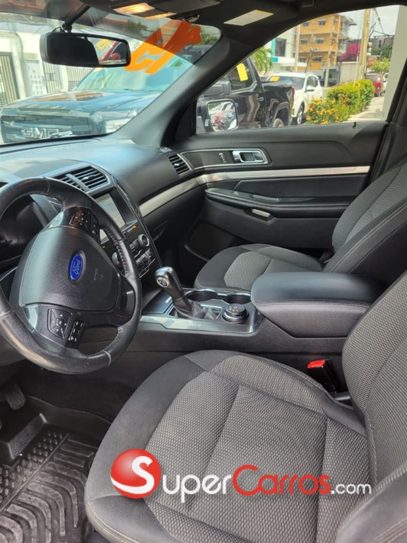 2019 Ford Explorer XLT — foto 6 / 8