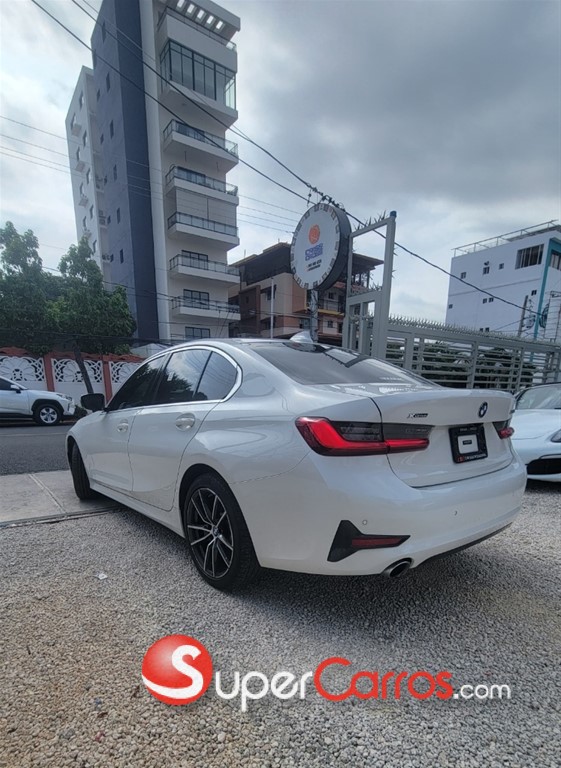 2020 BMW Serie 3 330i XDrive — foto 4 / 10
