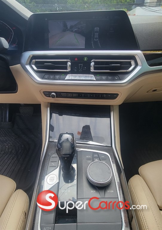 2020 BMW Serie 3 330i XDrive — foto 8 / 10