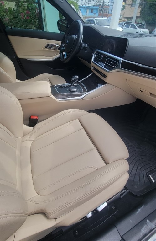 2020 BMW Serie 3 330i XDrive — foto 10 / 10