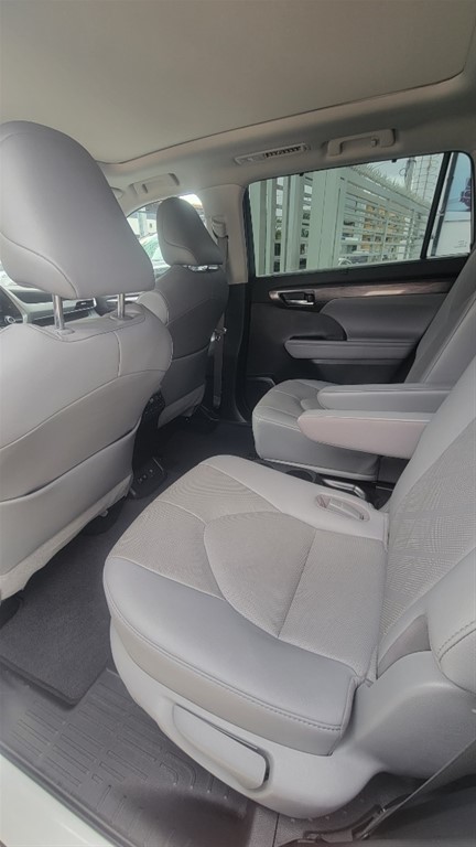 2021 Toyota Highlander Platinum — foto 7 / 12