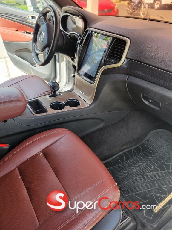 2014 Jeep Grand Cherokee Laredo 4x4 — foto 7 / 10