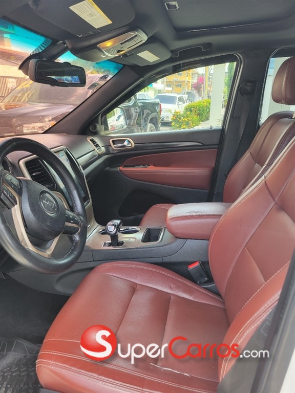 2014 Jeep Grand Cherokee Laredo 4x4 — foto 9 / 10
