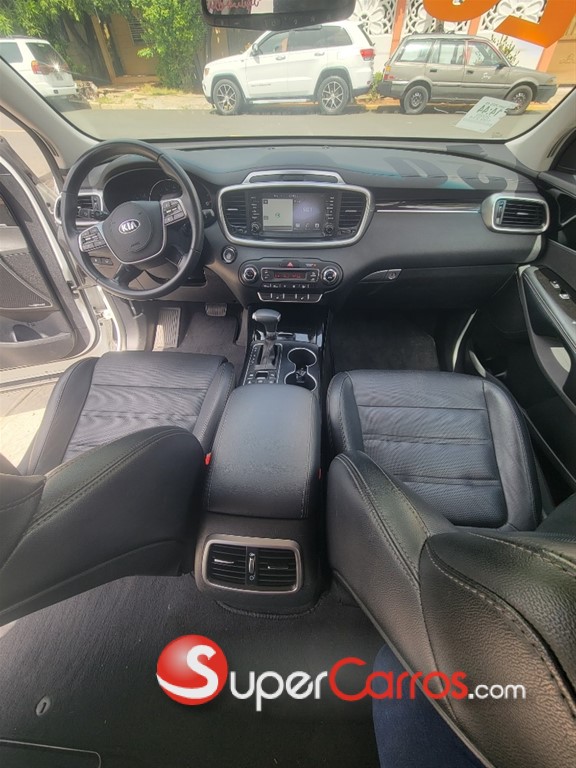 2020 Kia Sorento SX — foto 7 / 10