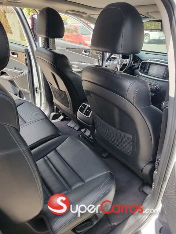 2020 Kia Sorento SX — foto 8 / 10