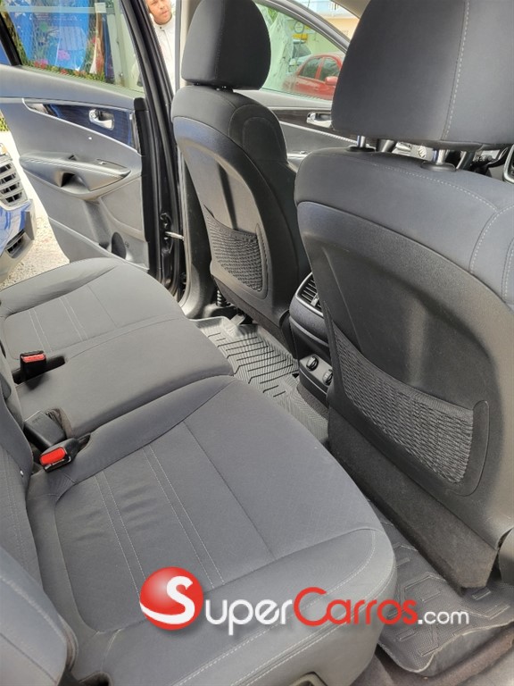 2019 Kia Sorento LX — foto 8 / 10