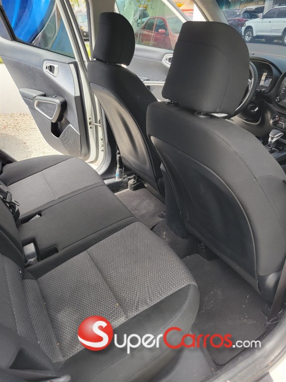 2020 Kia Soul — foto 8 / 10