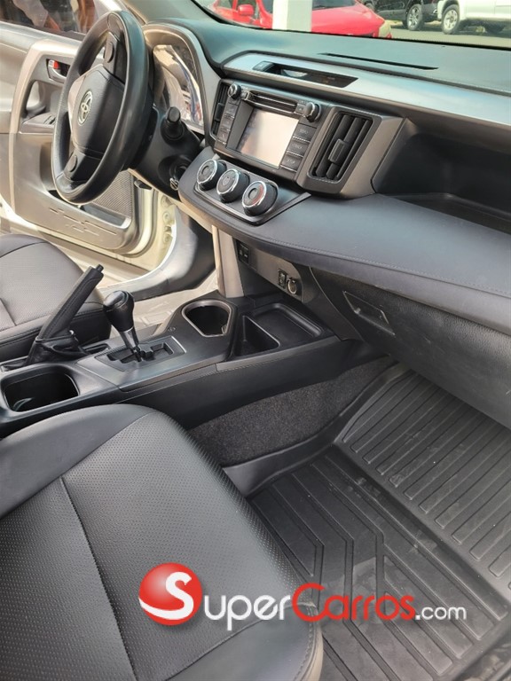 2016 Toyota RAV4 LE — foto 6 / 9