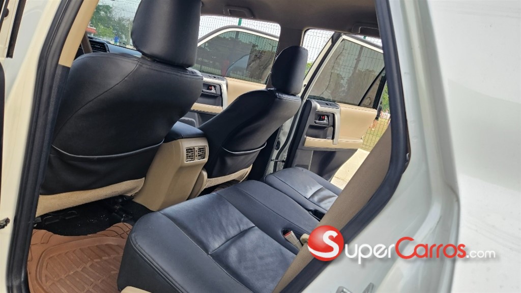 2013 Toyota 4 Runner — foto 7 / 12