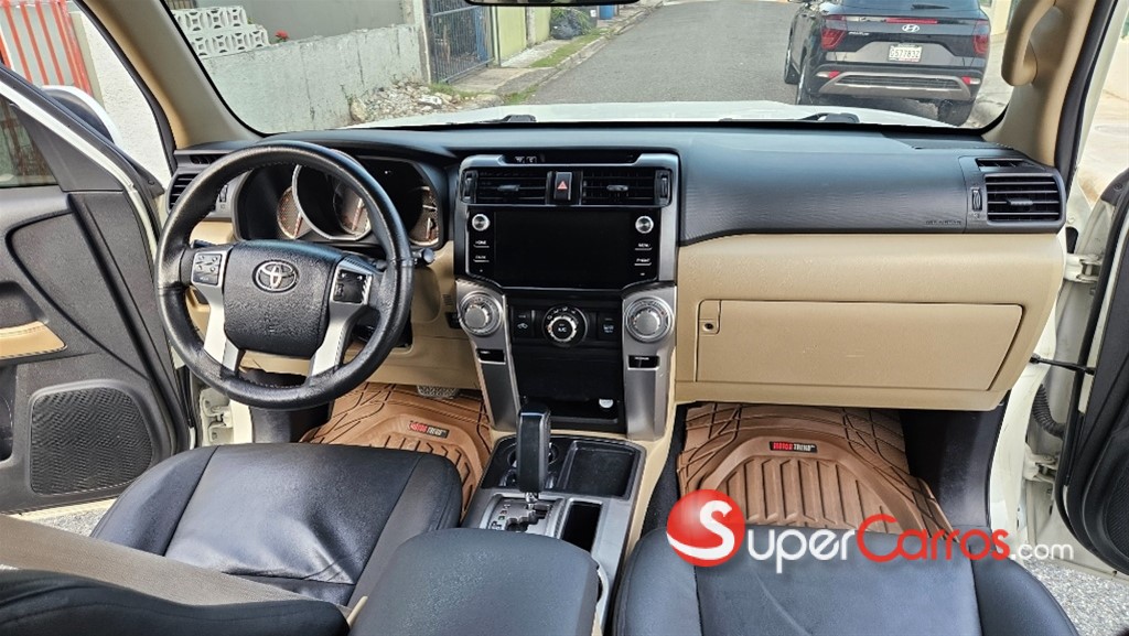2013 Toyota 4 Runner — foto 9 / 12
