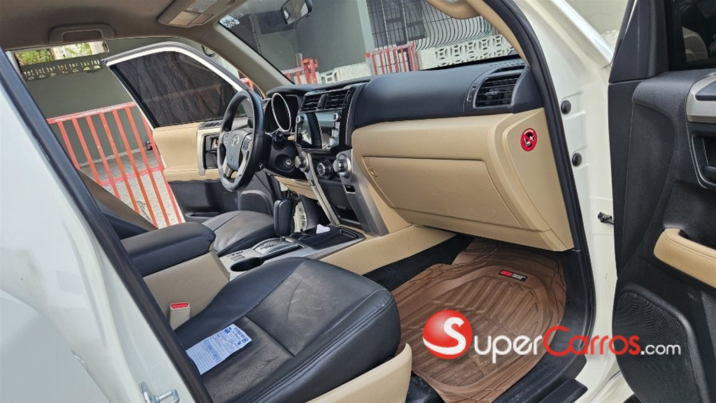 2013 Toyota 4 Runner — foto 11 / 12