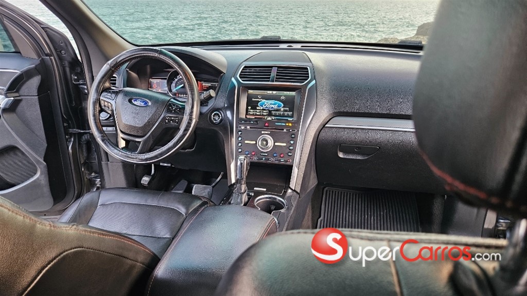 2016 Ford Explorer Sport — foto 2 / 12