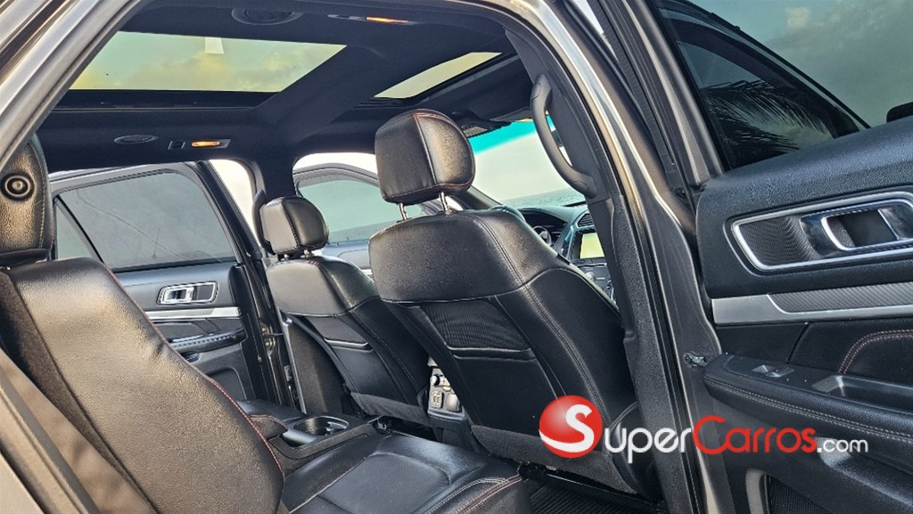 2016 Ford Explorer Sport — foto 4 / 12