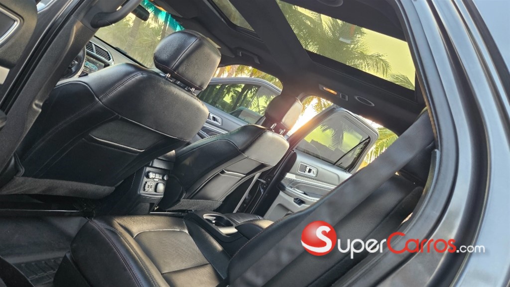 2016 Ford Explorer Sport — foto 5 / 12