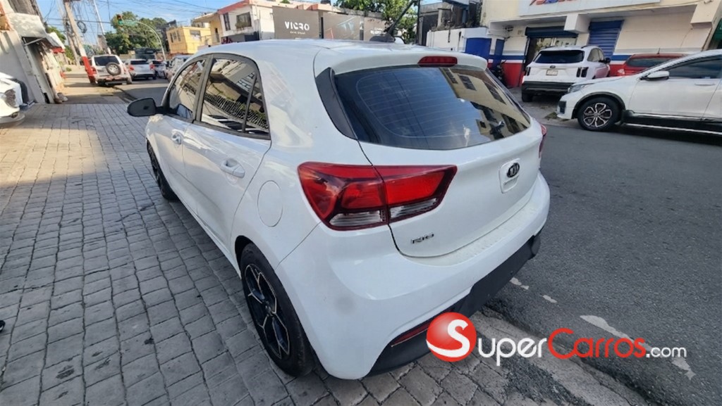 2019 Kia Rio Hatchback — foto 2 / 9