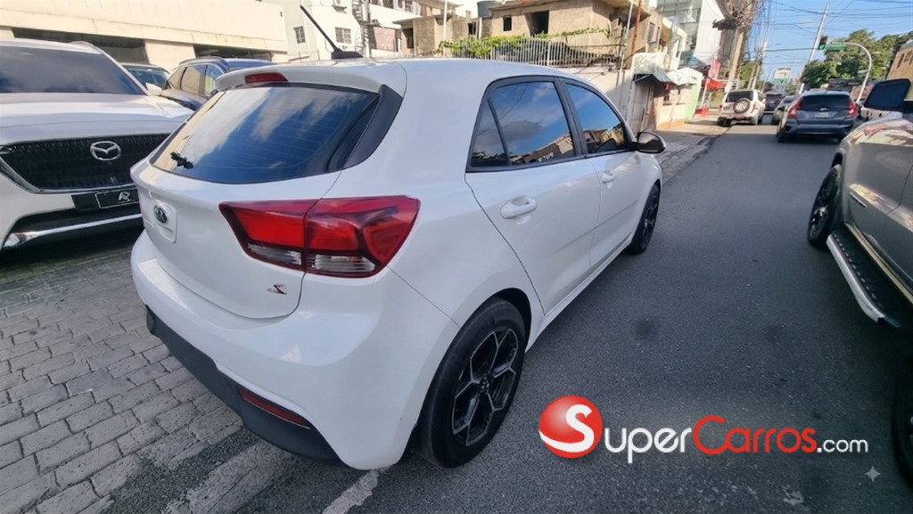 2019 Kia Rio Hatchback — foto 3 / 9