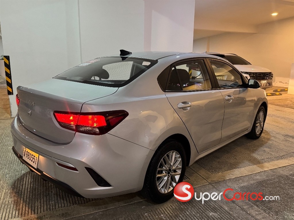 2023 Kia Rio — foto 3 / 12
