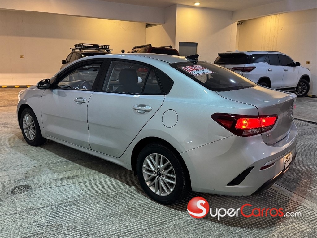 2023 Kia Rio — foto 5 / 12