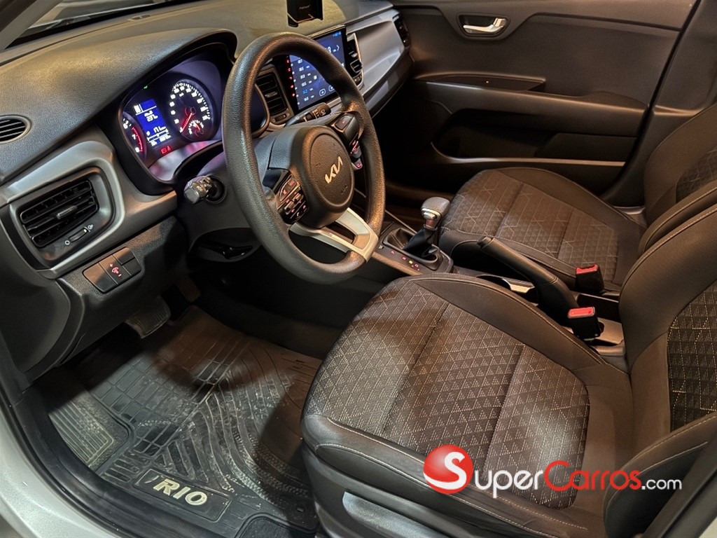 2023 Kia Rio — foto 6 / 12