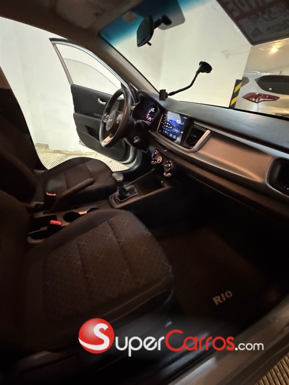 2023 Kia Rio — foto 11 / 12