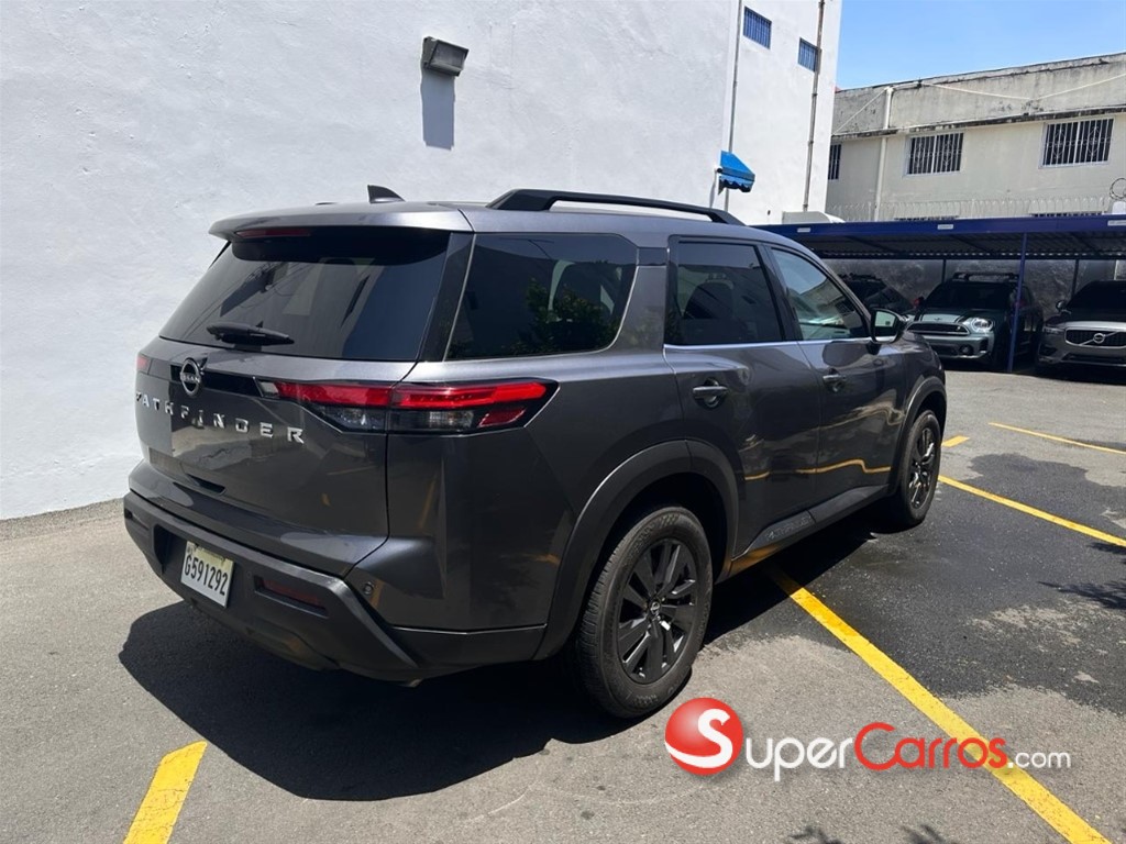 2022 Nissan Pathfinder SV — foto 4 / 6